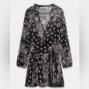 Zara NWOT Black and Cream Paisley Mini Dress